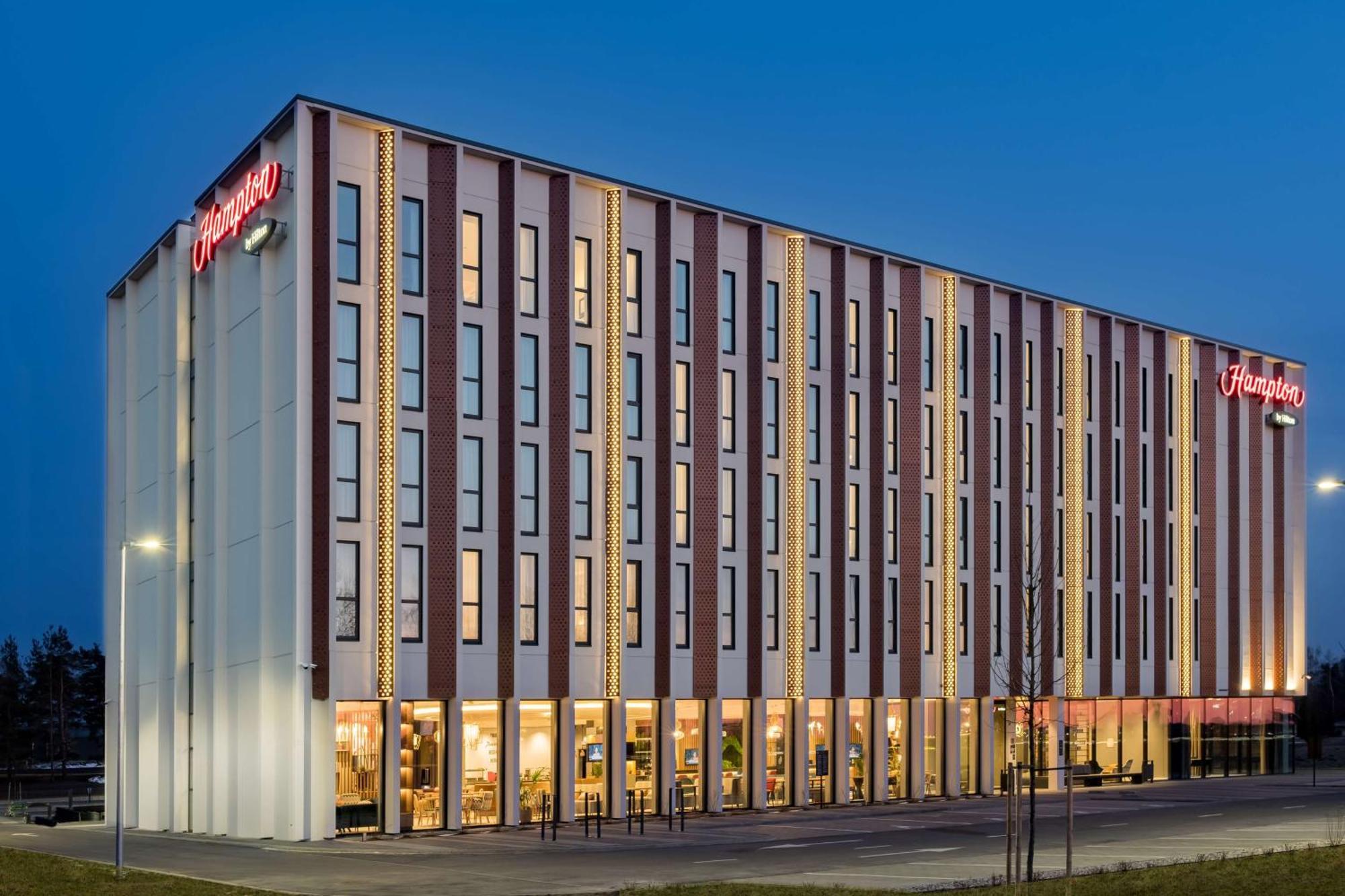 Отель Hampton By Hilton Riga Airport Марупе Экстерьер фото